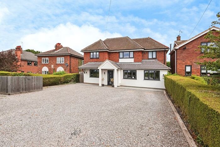 4 Bedroom Detached House For Sale In Whittington, Worcester, Worcestershire, WR5