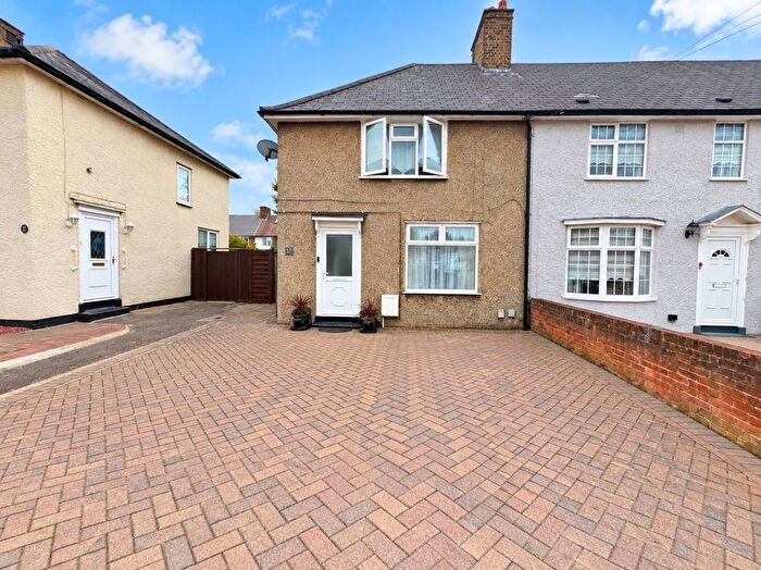 3 Bedroom End Of Terrace House To Rent In Rothwell Road, Dagenham, RM9