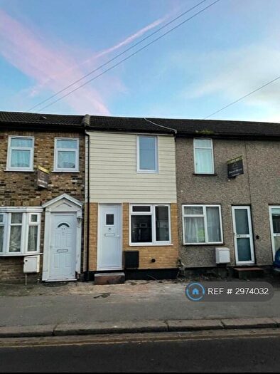 2 Bedroom Terraced House To Rent In Upminster Road South, Rainham, RM13