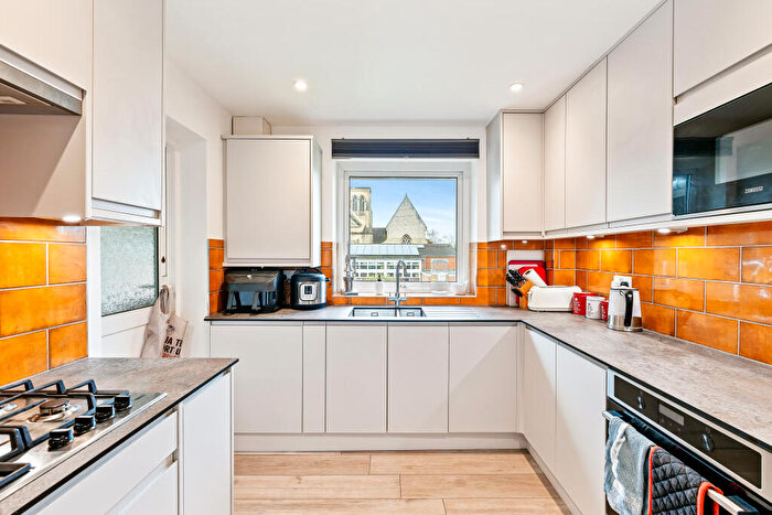 2 Bedroom Apartment To Rent In Ref: Gf - Reigate Hill, Reigate, RH2