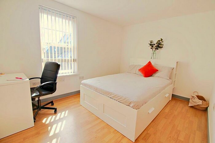 3 Bedroom Apartment To Rent In Flat A, Broomhall Street - Virtual Viewing Available, S3