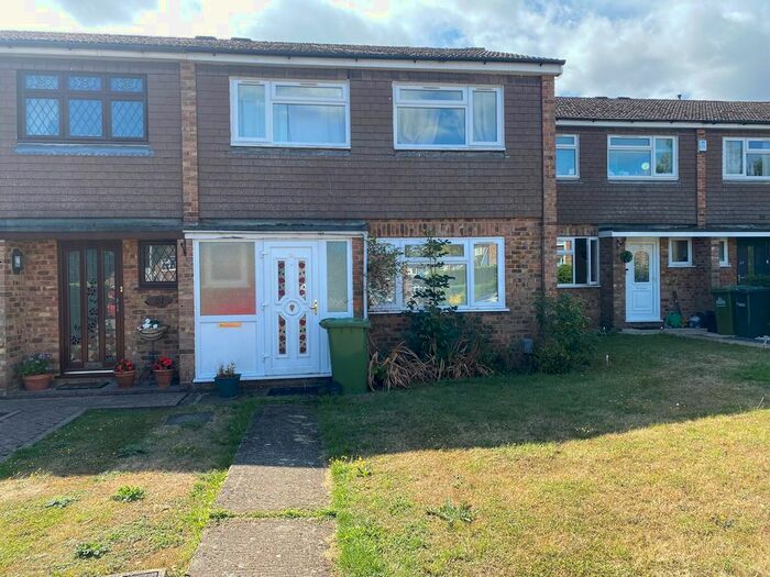 3 Bedroom Detached House To Rent In Portland Drive, Cheshunt, Waltham Cross, EN7