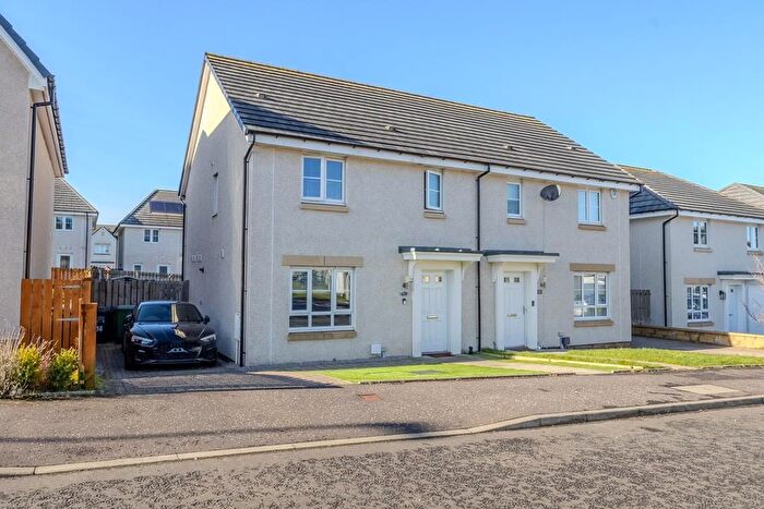 3 Bedroom Semi Detached House For Sale In Oykel Drive, Robroyston, Glasgow, G33