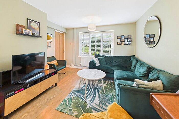 3 Bedroom Terraced House For Sale In Middle Hill, Hemel Hempstead, HP1