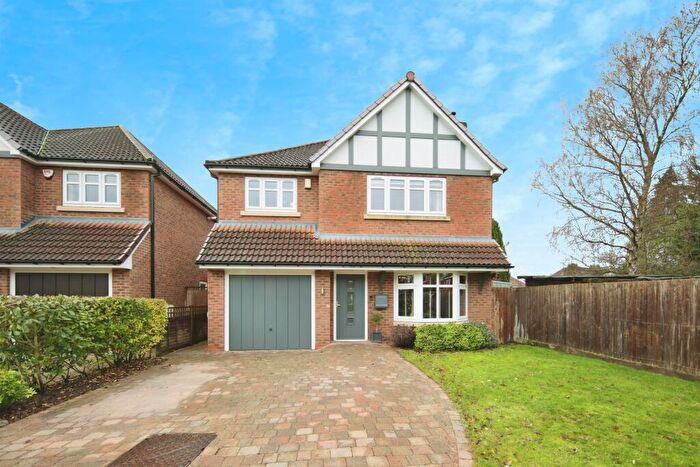 4 Bedroom Detached House For Sale In Turnpike Close, Balsall Common, Coventry, CV7