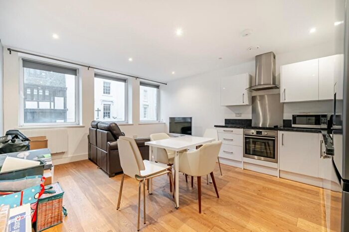 2 Bedroom Flat To Rent In Sussex House, Reading, RG1