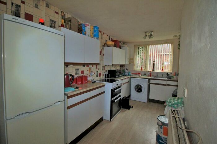 3 Bedroom End Of Terrace House For Sale In Striding Edge Walk, Oldham, Greater Manchester, OL1