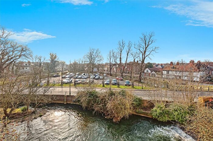 2 Bedroom Flat For Sale In Deans Mill Court, Canterbury, CT1