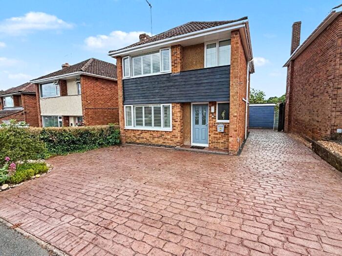 3 Bedroom Detached House For Sale In , The Slade, Daventry, NN11