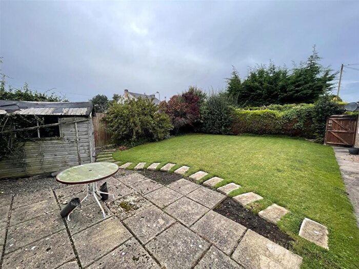 2 Bedroom Detached Bungalow For Sale In Glen Avenue, Pinchbeck, PE11