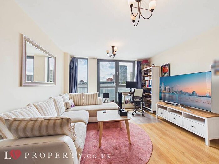 1 Bedroom Flat For Sale In Centenary Plaza, Holliday Street Birmingham, West Midlands, B1