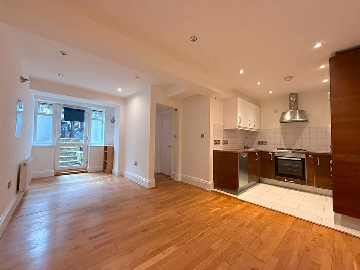 1 Bedroom Flat To Rent In Arthur Road, Wimbledon, SW19