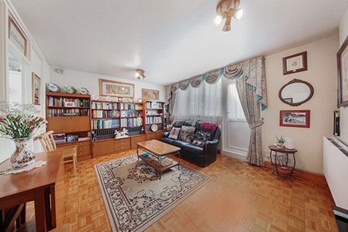 2 Bedroom Flat For Sale In Hazlewood Crescent, London, W10