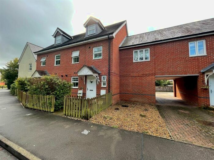 3 Bedroom Semi-Detached House To Rent In Pinewood Crescent, Hermitage, Thatcham, RG18