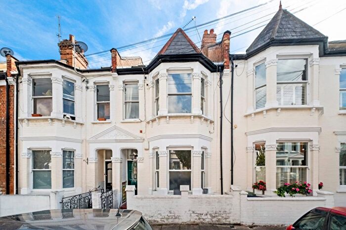 2 Bedroom Maisonette For Sale In Bronsart Road, Fulham, SW6