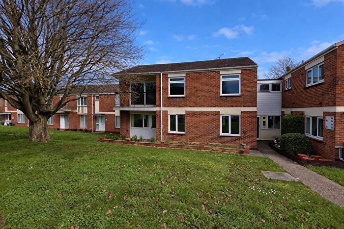2 Bedroom Flat To Rent In Bacon Drive, Taunton, TA1