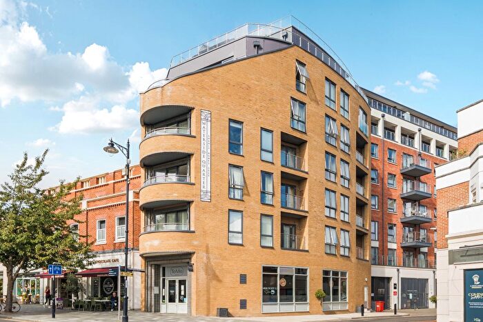 1 Bedroom Flat For Sale In Canal Side, Maidenhead, SL6