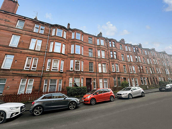 1 Bedroom Flat For Sale In Crathie Drive, Thornwood, G11