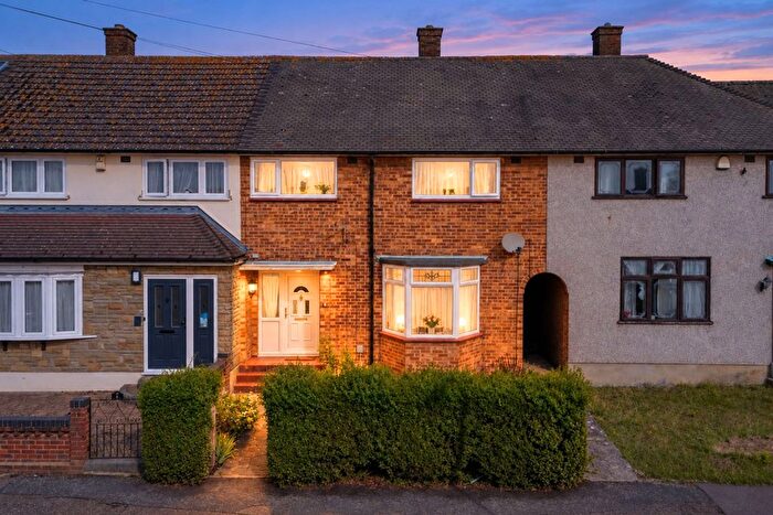 3 Bedroom Terraced House For Sale In Fairford Close, Romford, RM3