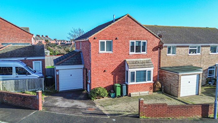 3 Bedroom Detached House For Sale In Kellaway Terrace, Weymouth, DT4