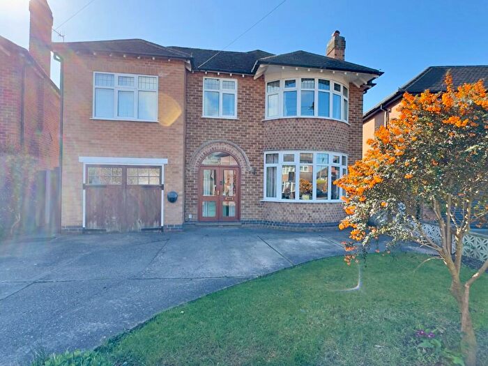 4 Bedroom Detached House For Sale In Russley Road, Bramcote, NG9