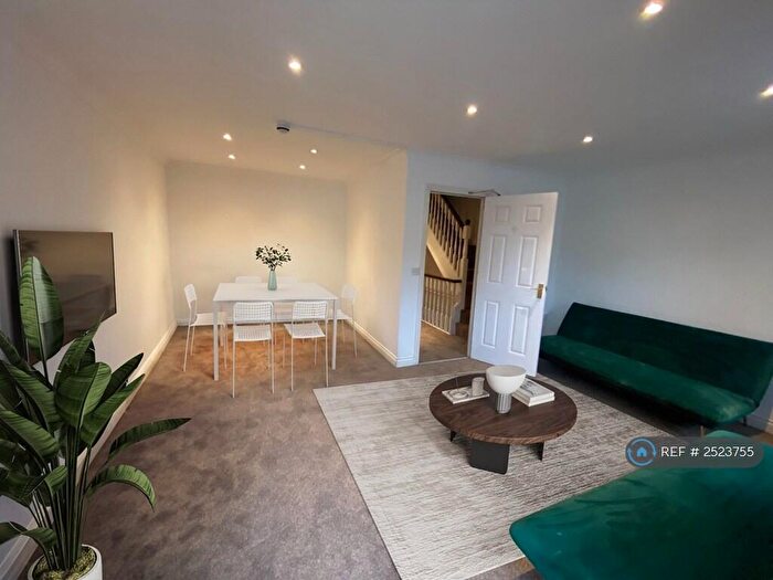 5 Bedroom Terraced House To Rent In Albany Gardens, Colchester, CO2