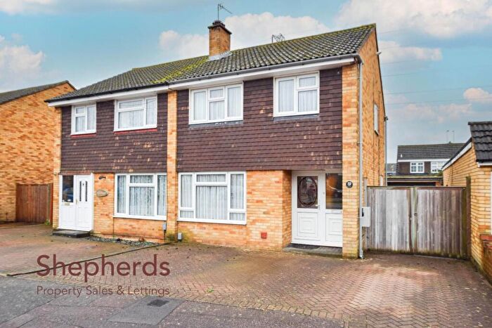 3 Bedroom Semi Detached House For Sale In Perrysfield Road, Cheshunt, Hertfordshire, EN8