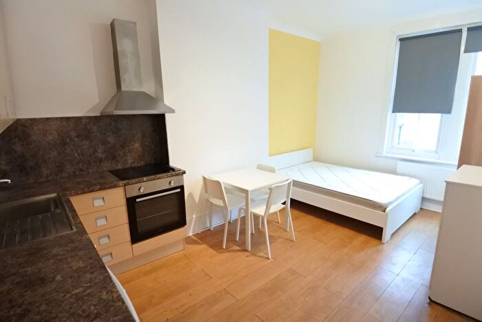 Studio To Rent In Walm Lane, Willesden Green, NW2