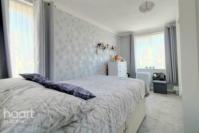 2 Bedroom Apartment For Sale In Wash Lane, Clacton-On-Sea, CO15