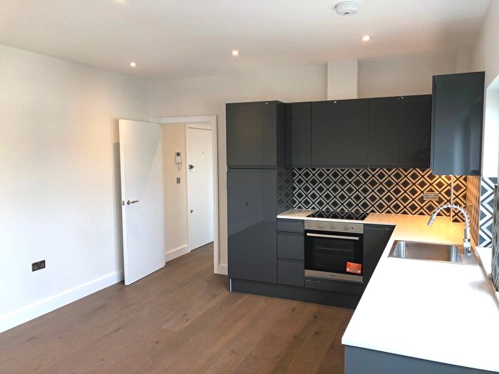1 Bedroom Flat To Rent In Molly Millars Lane, Wokingham, RG41