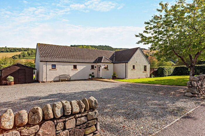 4 Bedroom Bungalow For Sale In Balmacaan Road, Drumnadrochit, Inverness, IV63