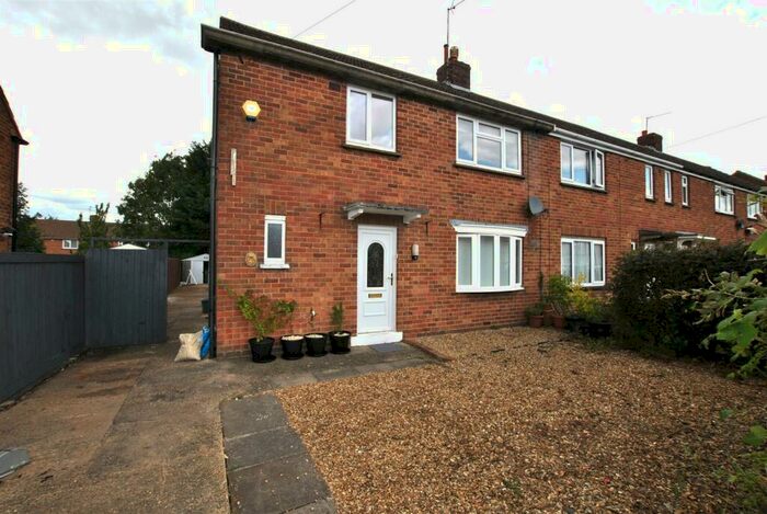 3 Bedroom End Of Terrace House To Rent In Upper Queen Street, Rushden, NN10