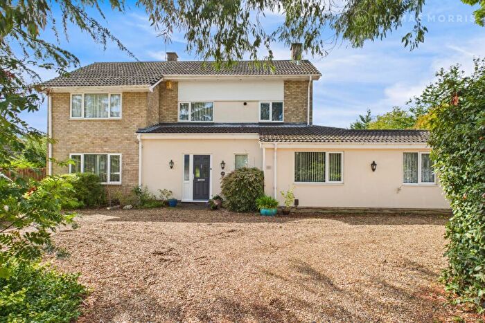 4 Bedroom Detached House For Sale In Sapley Road, Hartford, Huntingdon, PE29