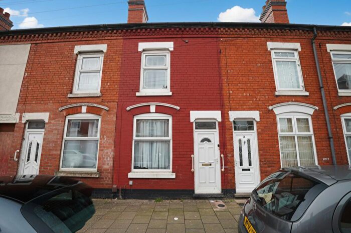 3 Bedroom Terraced House For Sale In Inglewood Road, Birmingham, B11