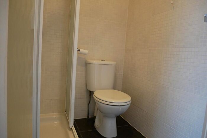 1 Bedroom Flat To Rent In Church Street, Paddock, Huddersfield, West Yorkshire, HD1
