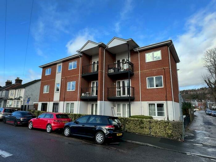 1 Bedroom Apartment To Rent In High Wycombe, Buckinghamshire, HP12