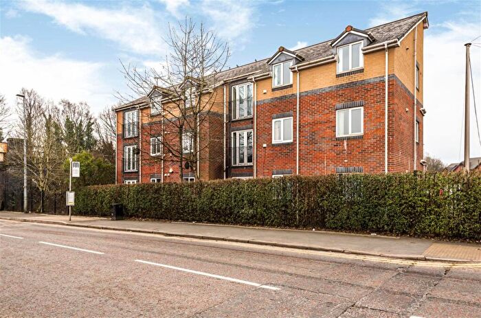 2 Bedroom Flat To Rent In Stanley Road, Worsley, Manchester, M28