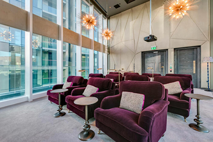 3 Bedroom Flat To Rent In Sirocco Tower, Harbour Way, London, E14