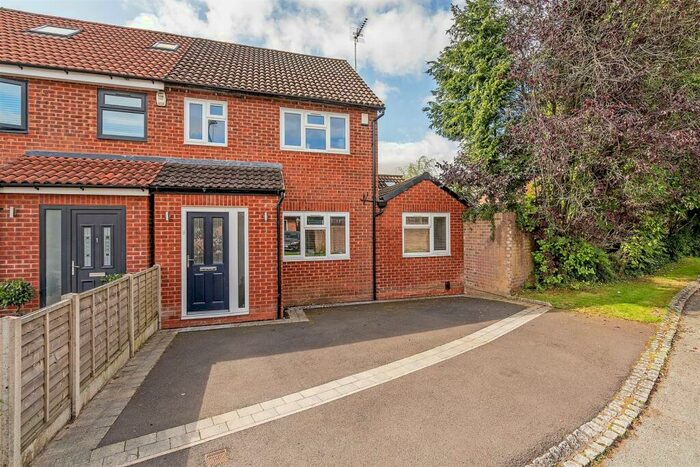 4 Bedroom Semi-Detached House To Rent In Dunley Croft, Shirley, Solihull, B90