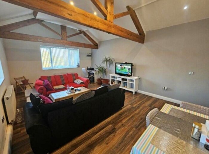 2 Bedroom Apartment To Rent In Wortley Road, Leeds, West Yorkshire, LS12