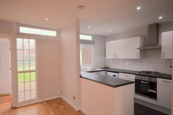 3 Bedroom Terraced House To Rent In Copeland Road, Peckham, London, SE15