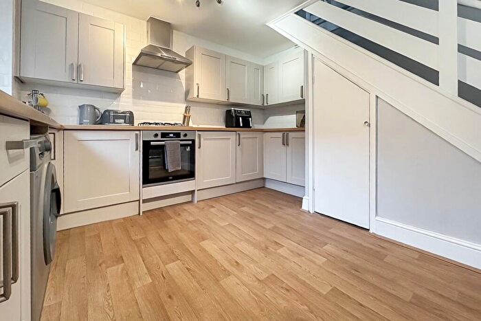 3 Bedroom Semi-Detached House For Sale In Silverspot Close, Rainham, Gillingham, ME8