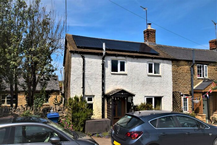 2 Bedroom Semi-Detached House To Rent In Somerton Road, OX25