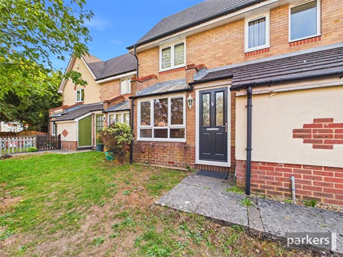 2 Bedroom Terraced House For Sale In Headley Road East, Woodley, Reading, Berkshire, RG5