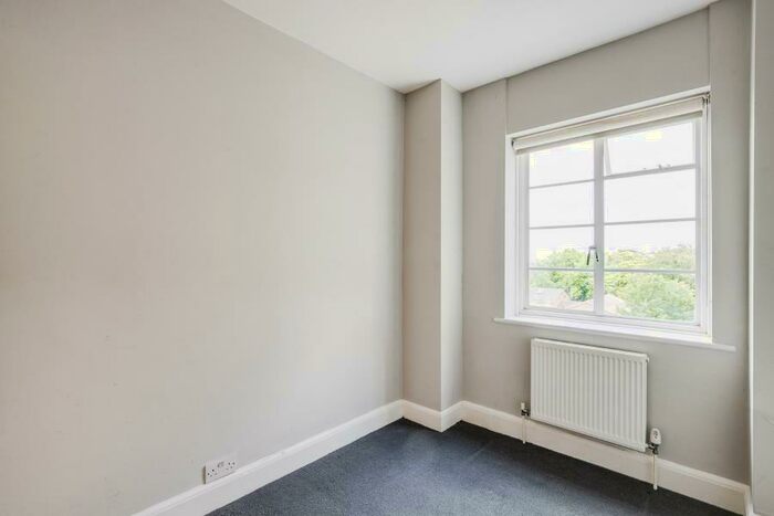 2 Bedroom Apartment To Rent In Northwood Hall, N6