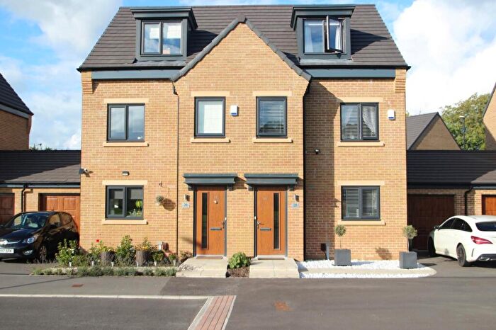 3 Bedroom Semi-Detached House To Rent In Laburnum Gardens, Seacroft, Leeds, West Yorkshire, Uk, LS14