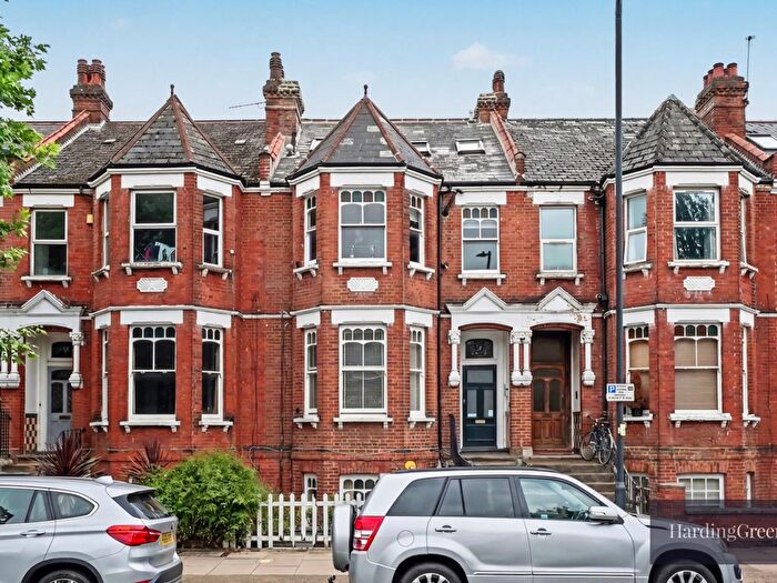 2 Bedroom Flat For Sale In Winchester Avenue, London, NW6