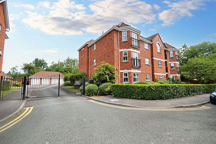 2 Bedroom Flat To Rent In Maxwell Road, Beaconsfield, HP9