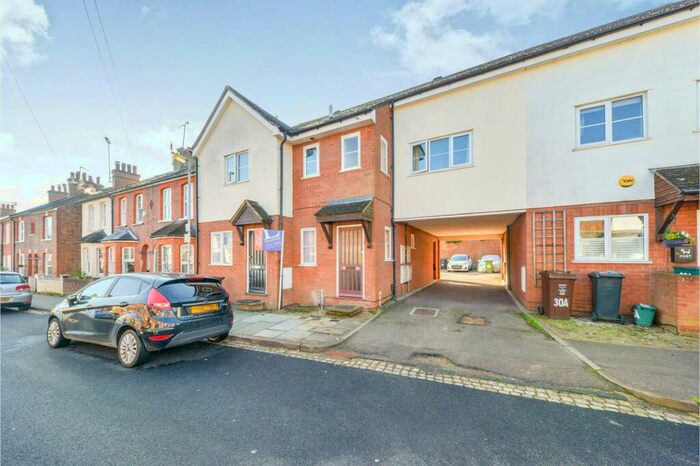 2 Bedroom Apartment To Rent In Boundary Road, AL1