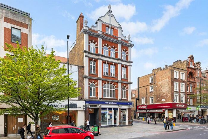 3 Bedroom Flat To Rent In Islington High Street, Islington, N1